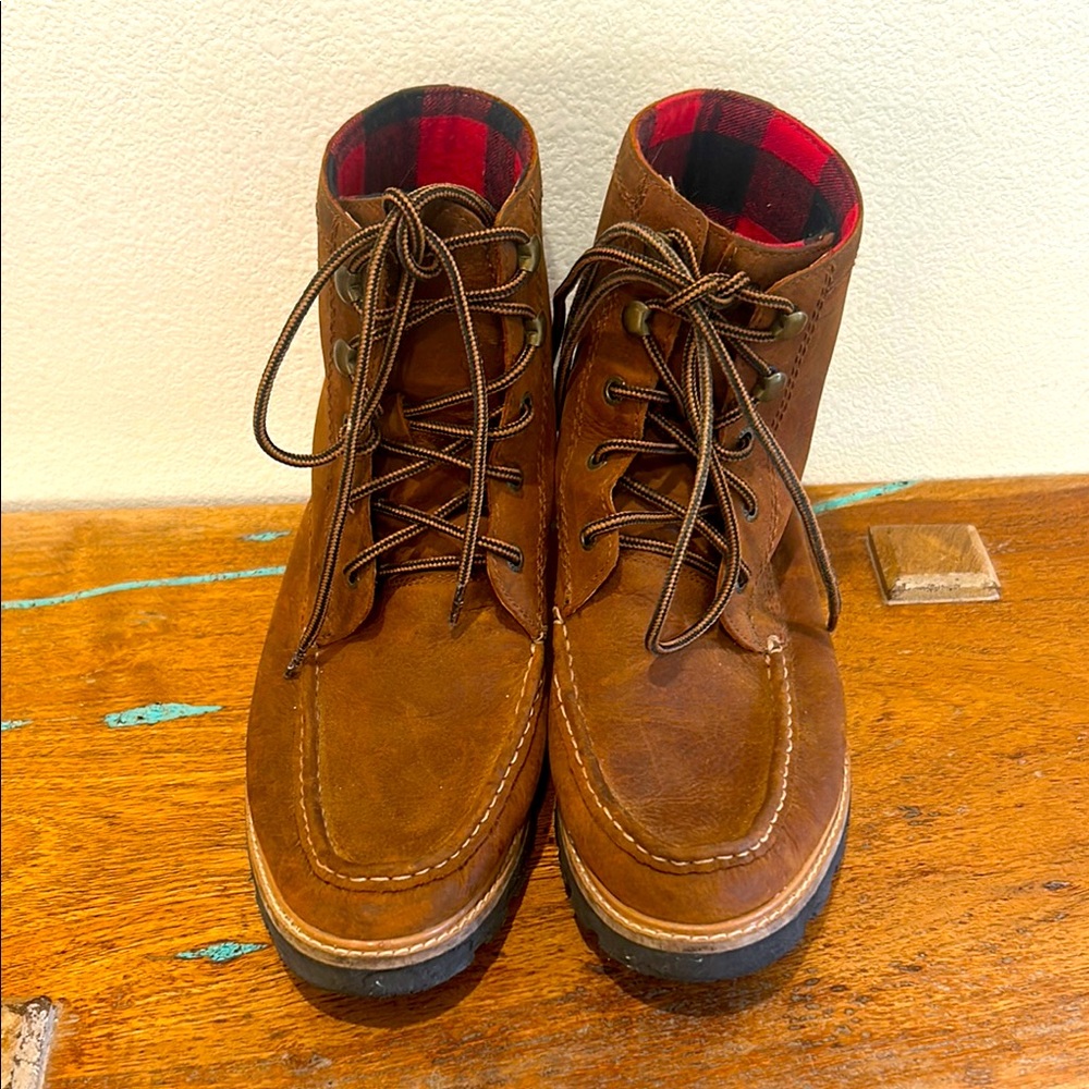 Sperry Top-Sider
Authentic Original Lug Boot Leather - Women's Size 8